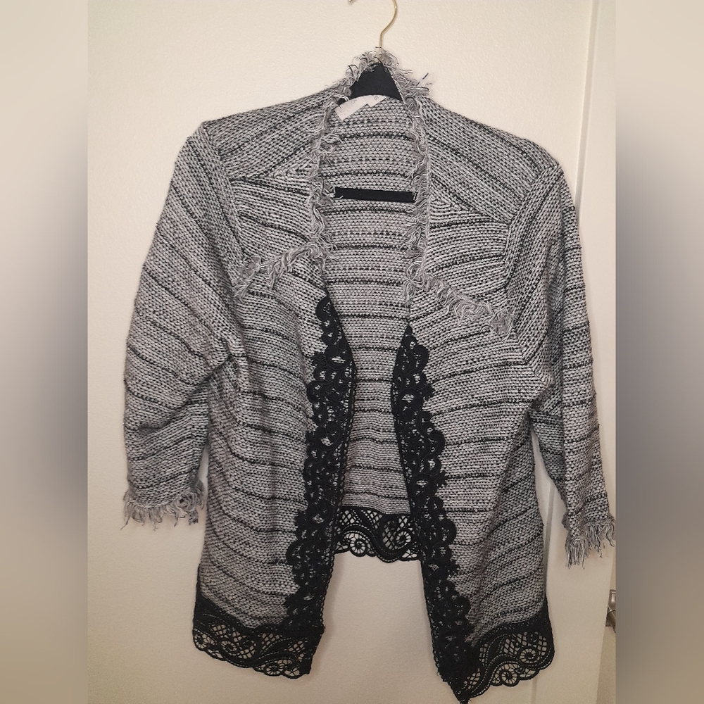 Chico’s Open Front Cardigan with Black Lace Trim – Size 3P Gray Textured Knit